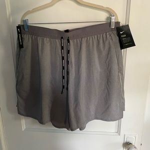 NWT XXL Men’s Nike lined shorts